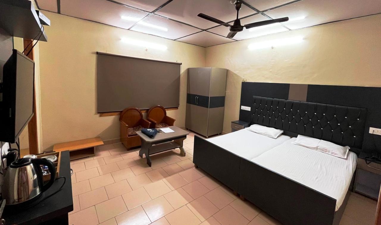 Pops Resort Palampur Ngoại thất bức ảnh