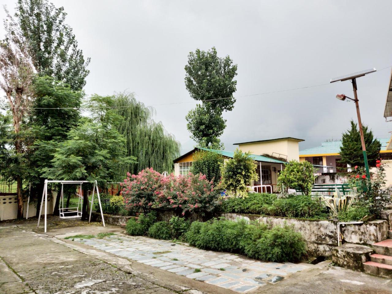 Pops Resort Palampur Ngoại thất bức ảnh